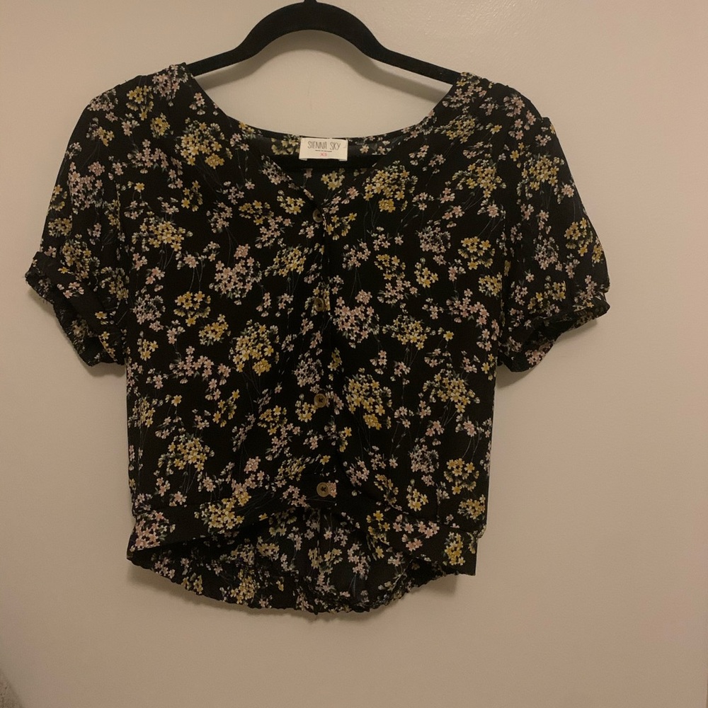 floral v neck top!!